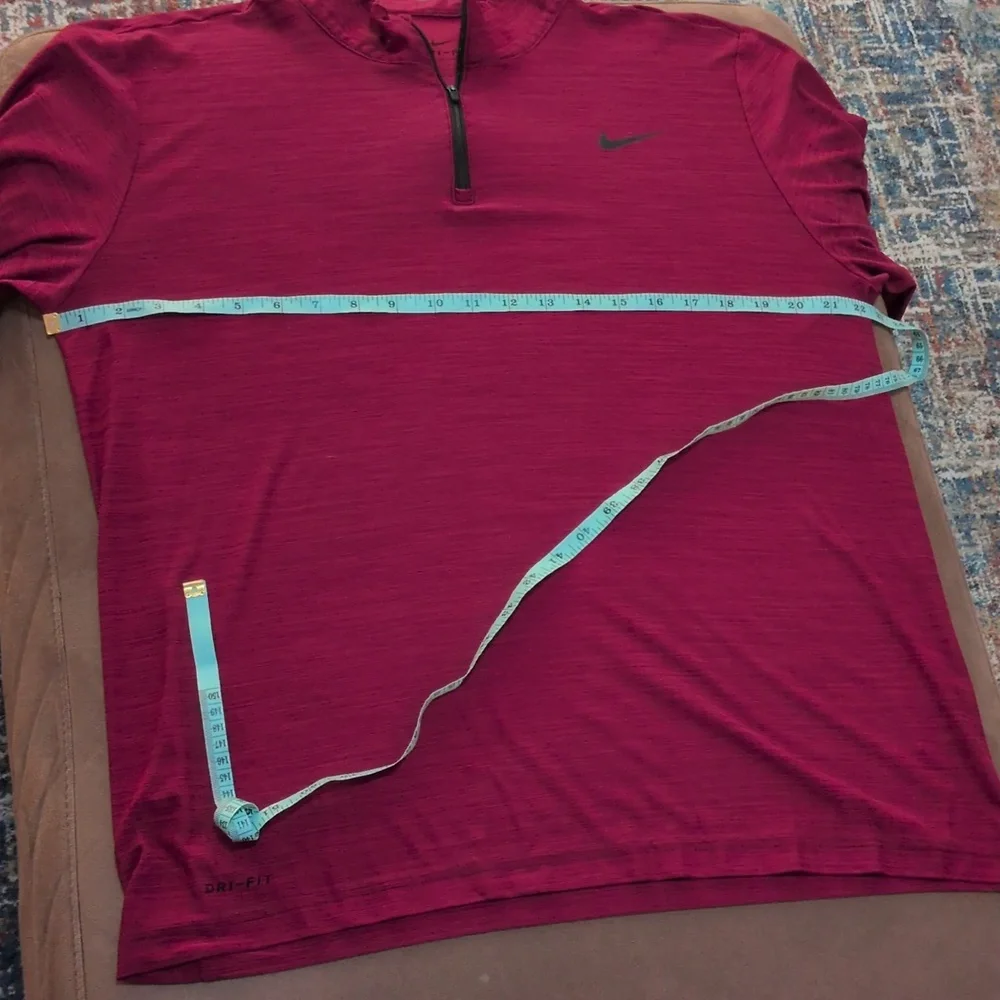 Nike Dri-Fit Men's Long Sleeve Quarter Zip Athletic Shirt Size Large - Wine